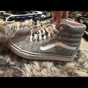 Women’s high top vans in sweater grey material